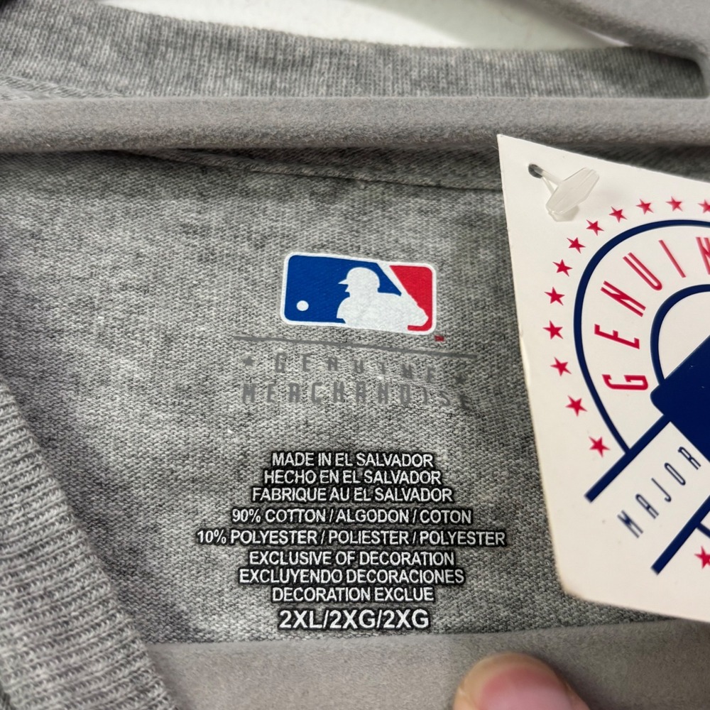 MLB St. Louis Cardinals Mens 2XL Gray Vertical Graphic T-Shirt NWT - Picture 3 of 4